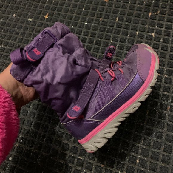 stride rite made2play sneaker boot